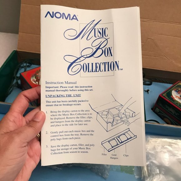 Vintage Noma Music box Christmas Collection plays 18 songs animated. - Picture 7 of 16